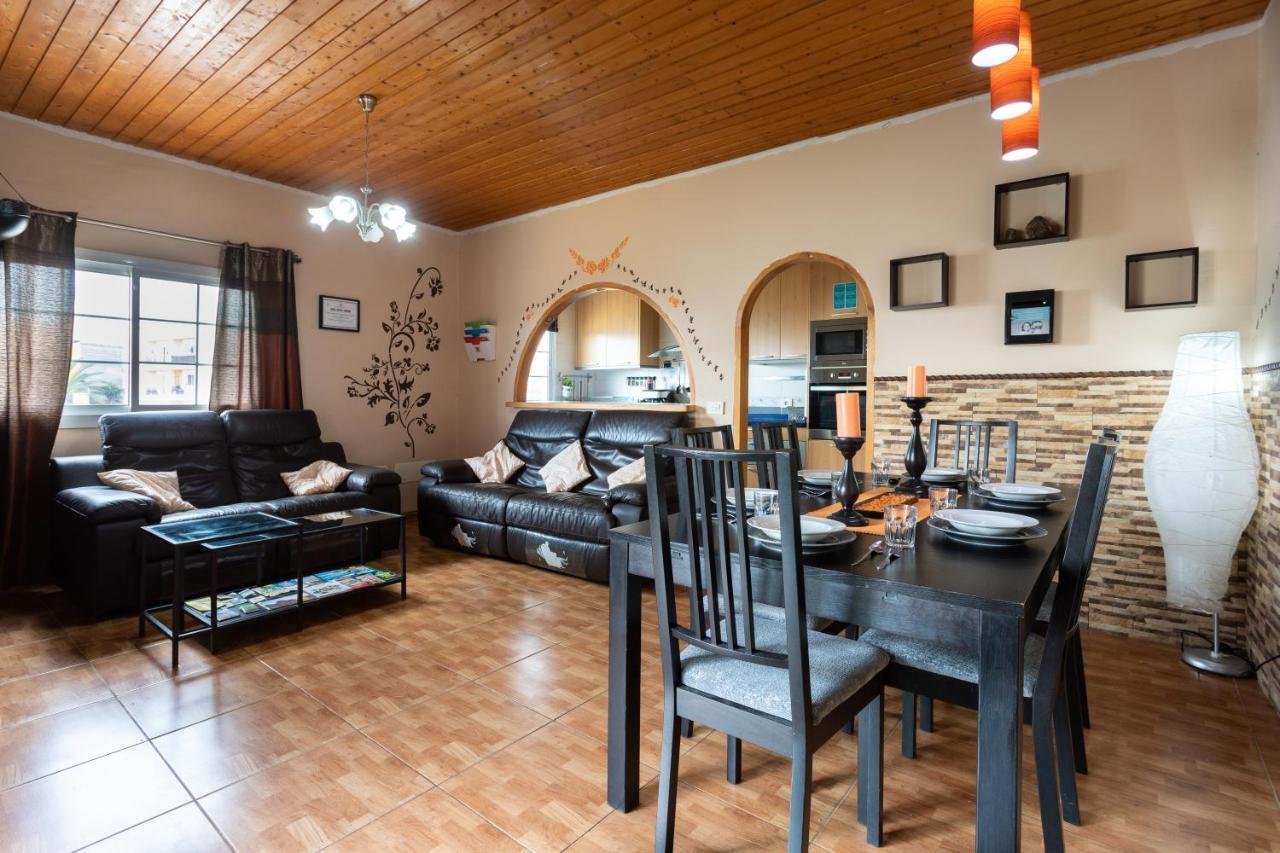 Villa Blanca Tenerife - Private Rooms - Terrace And Bbq, 5 Minutes From The Beach And Airport San Isidro  Eksteriør bilde