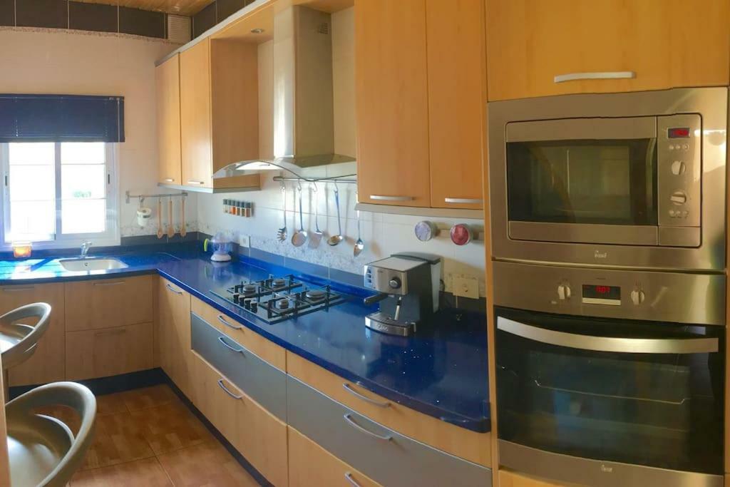 Villa Blanca Tenerife - Private Rooms - Terrace And Bbq, 5 Minutes From The Beach And Airport San Isidro  Eksteriør bilde